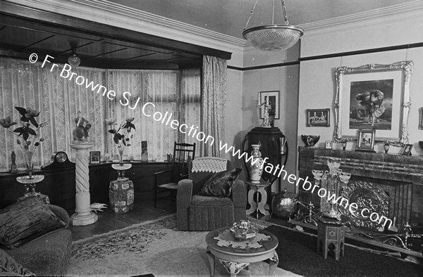 MRS KENNEDYS HOUSE 42 DERRYVOLGIE AVENUE SITTING ROOM